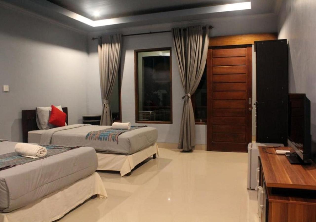 Ridho Malik Hotel Bumbang Exteriör bild
