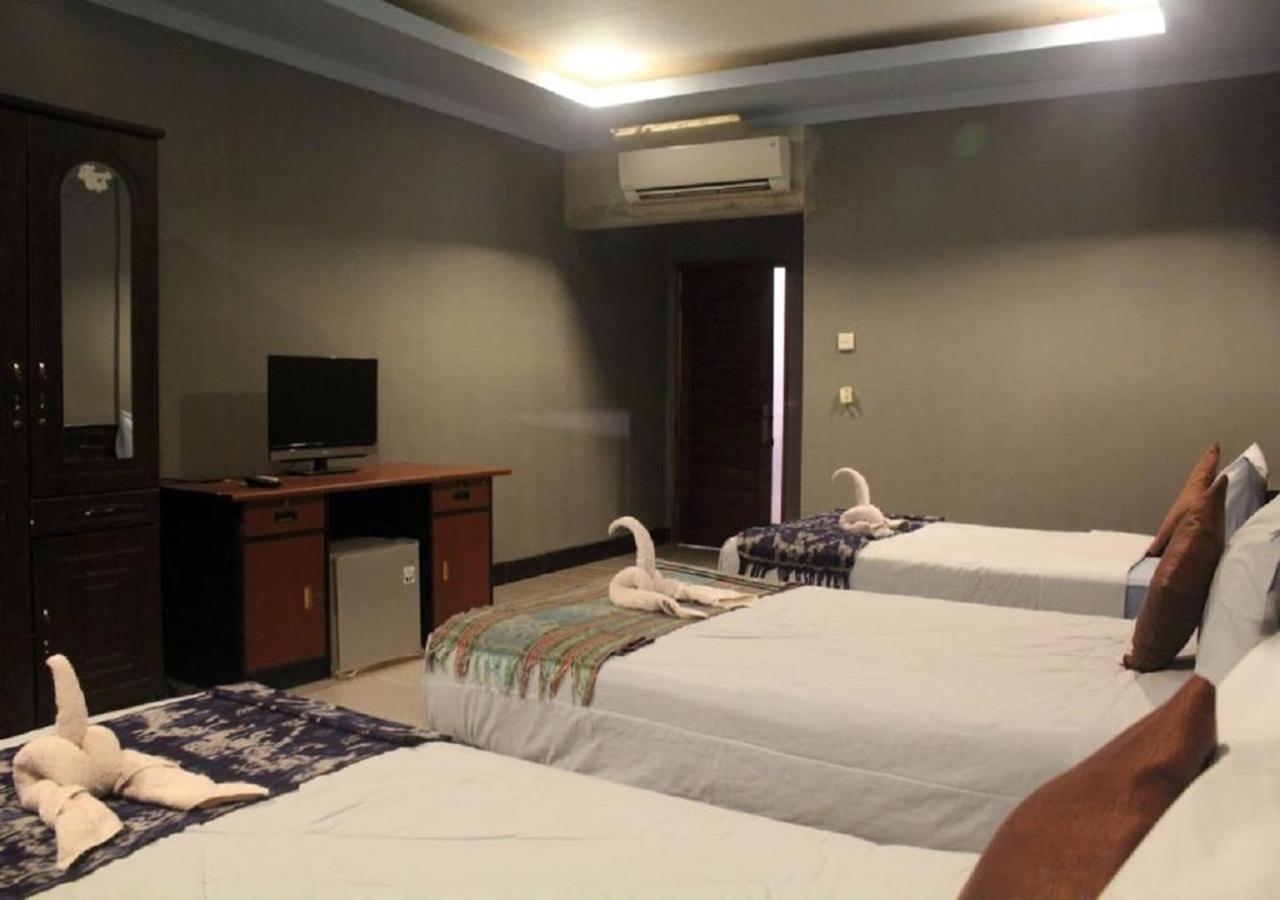 Ridho Malik Hotel Bumbang Exteriör bild