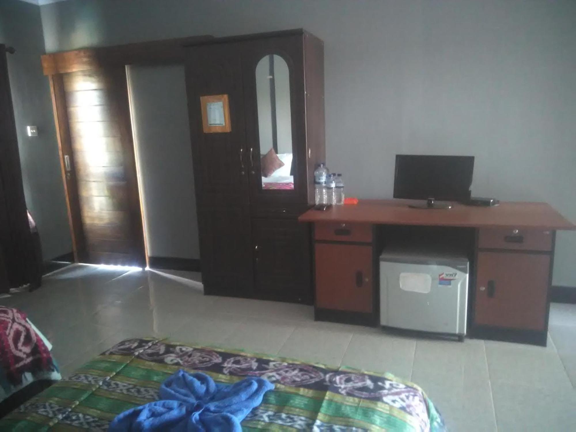 Ridho Malik Hotel Bumbang Exteriör bild