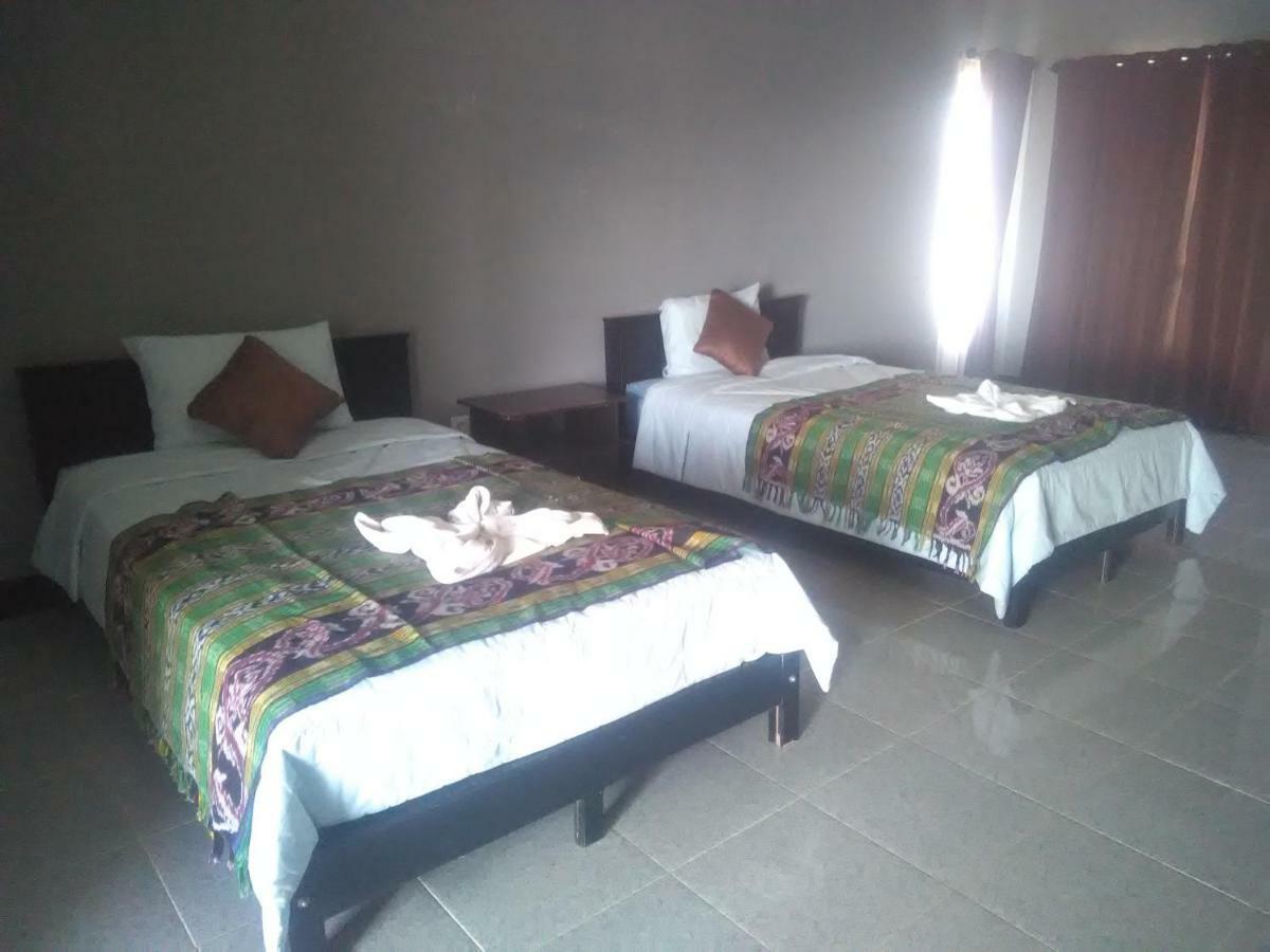 Ridho Malik Hotel Bumbang Exteriör bild